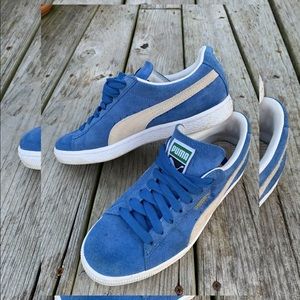 💦Women’s Sz 8 Pumas in Blue 💦